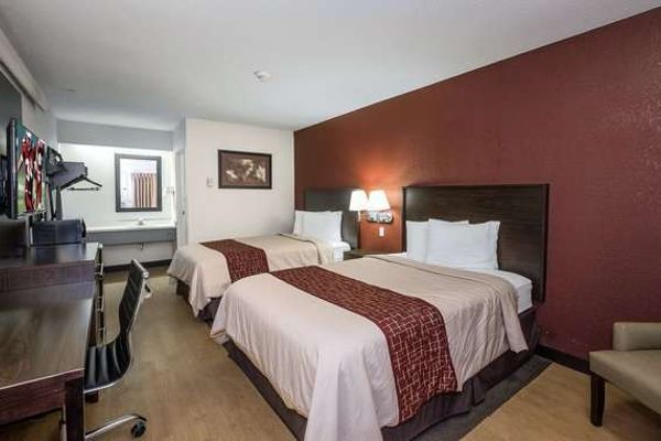 Hotel Red Roof Toledo Holland